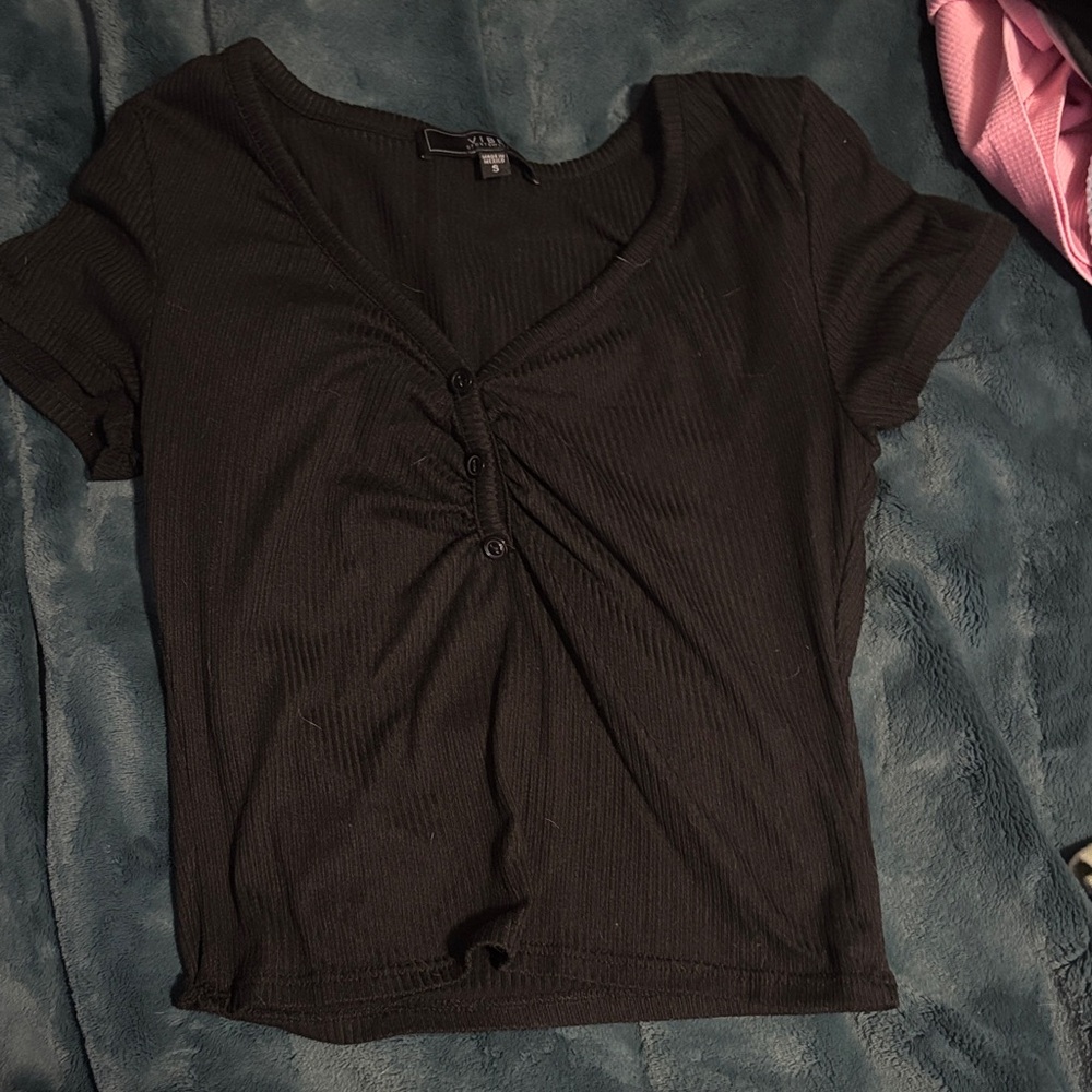 Women’s Black Ribbed Button-Front Crop Top